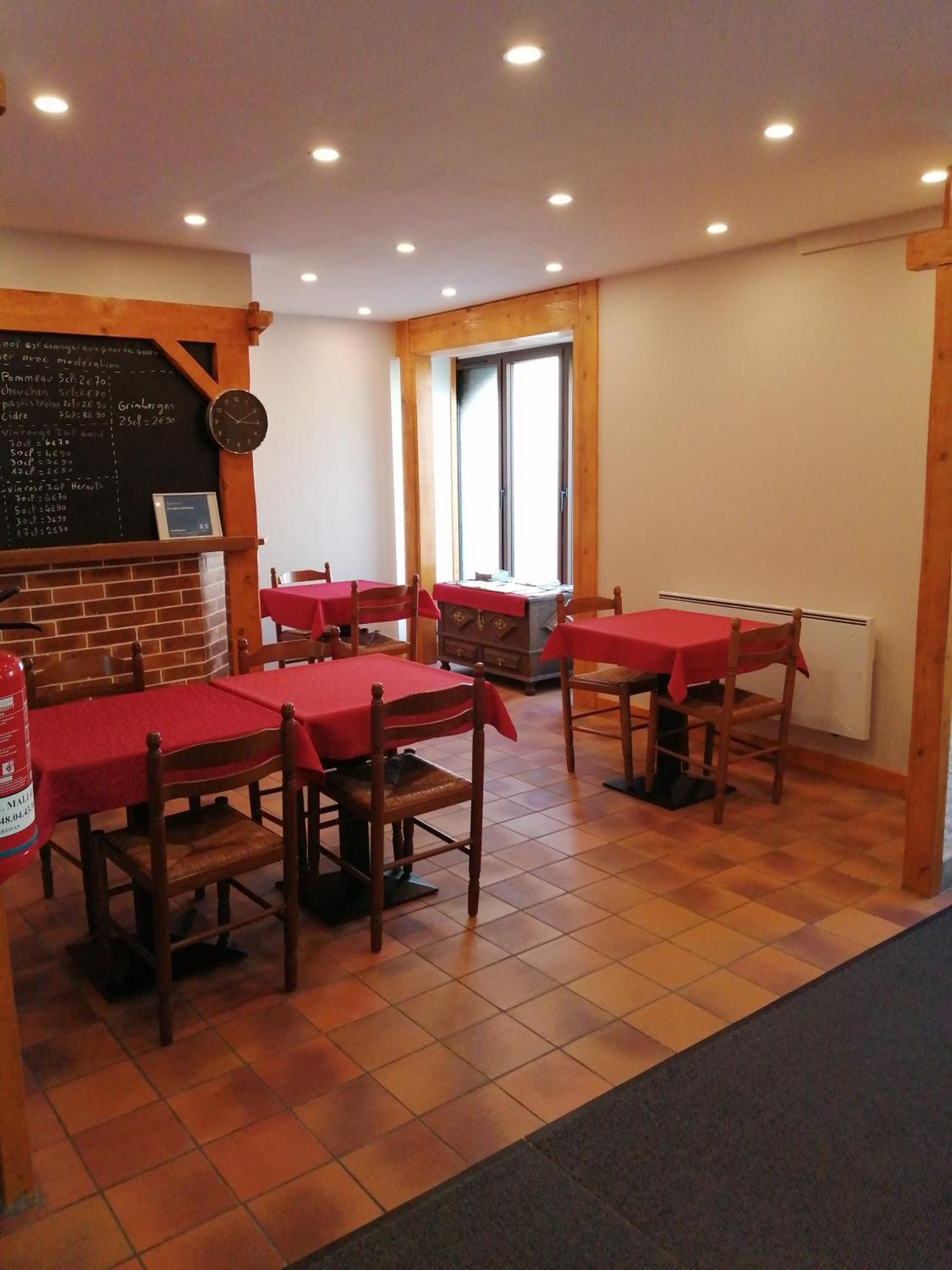 Le Casse Noisettes Hotel Gourin Bagian luar foto